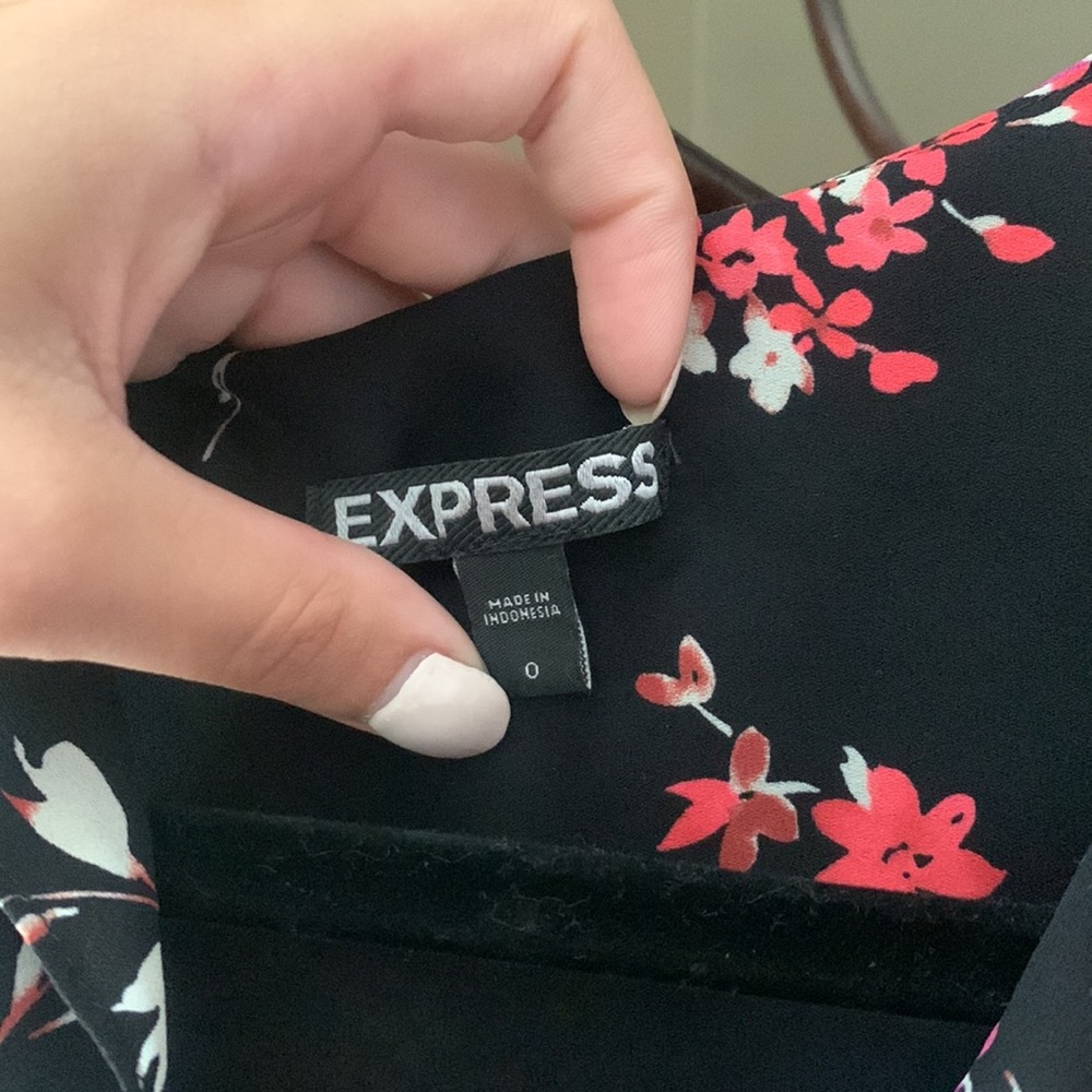 Express Romper - Picture 3 of 5